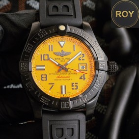 Breitling Avenger Automatic Movement – 44mm