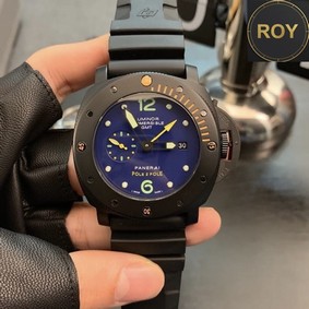 Panerai Luminor Submersible GMT Pole 2 Pole -44mm